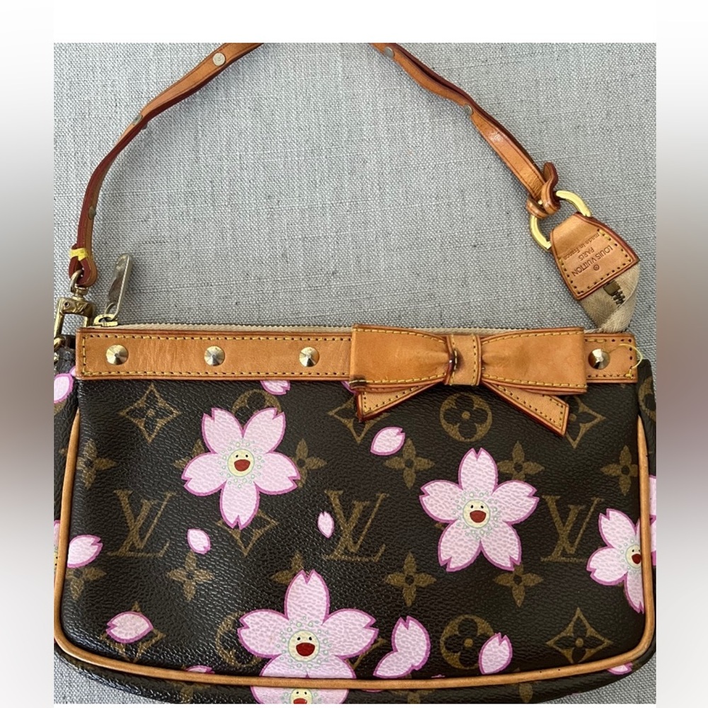 LOUIS VUITTON TAKASHI MURAKAMI POCHETTE!!!